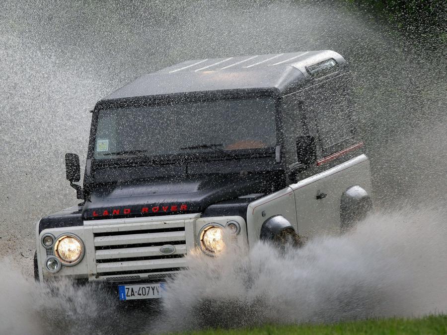  Land Rover Defender 90 by Aznom 2010 года  (фото 38 из 43)